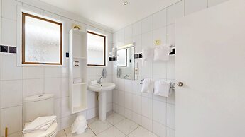 Albatross Motel