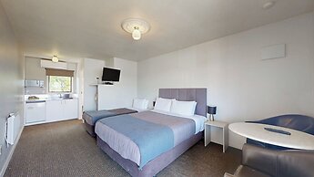 Albatross Motel