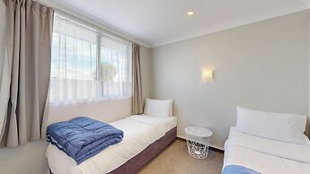 Albatross Motel