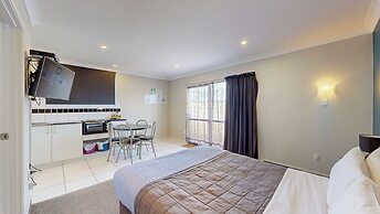 Albatross Motel