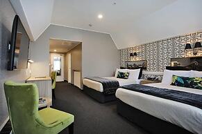 Ascot Park Hotel