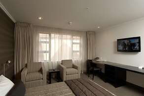 Ascot Park Hotel