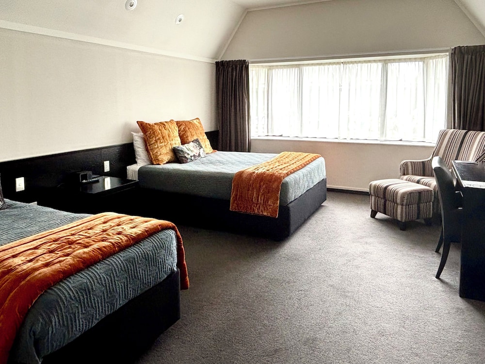 Ascot Park Hotel