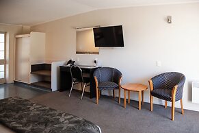 Ascot Park Hotel