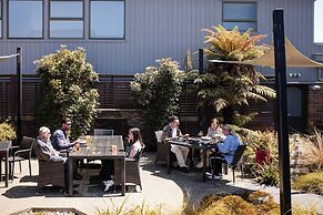 Ascot Park Hotel