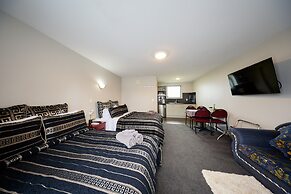 Willowbank Motel