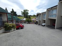 Townhouse Motel