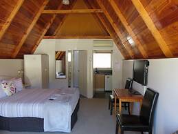 Mountain Chalets Motel