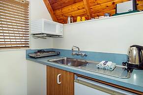 Mountain Chalets Motel