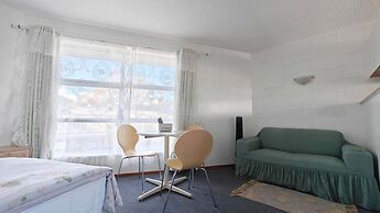 Motel Six