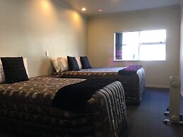 Aldan Lodge Motel