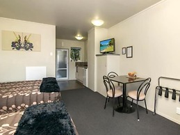 Aldan Lodge Motel