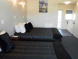 Aldan Lodge Motel