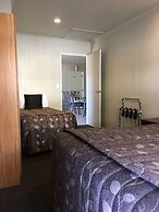 Aldan Lodge Motel