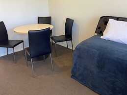 Balmoral Motel