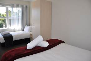 Balmoral Motel