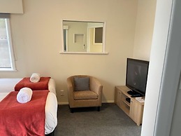 Balmoral Motel