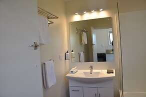 Balmoral Motel