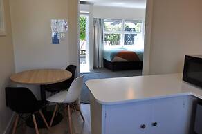 Balmoral Motel