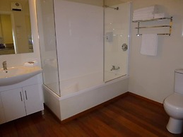 Balmoral Motel