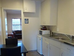 Balmoral Motel