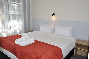 Balmoral Motel