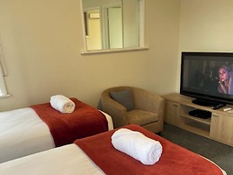 Balmoral Motel