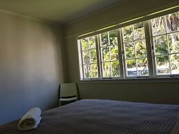 Averill Court Motel