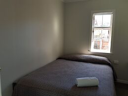 Averill Court Motel
