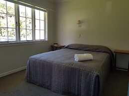 Averill Court Motel