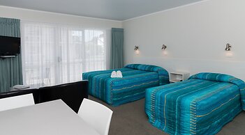Averill Court Motel