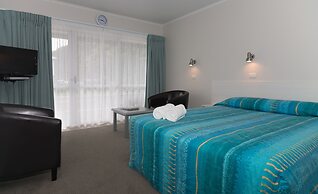 Averill Court Motel