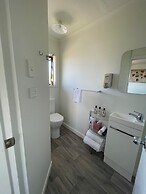 Colonial Motel