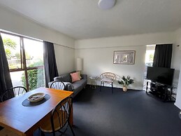 Colonial Motel