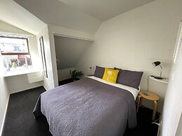 Colonial Motel