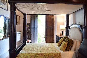 The Gallery Inn