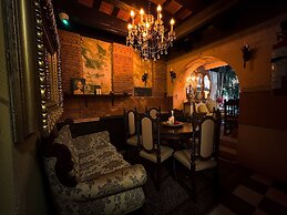 The Gallery Inn