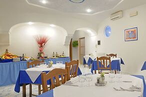 Iris Hotel