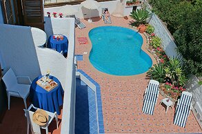Iris Hotel