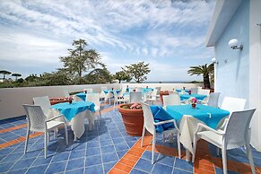 Iris Hotel