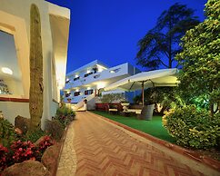 Iris Hotel