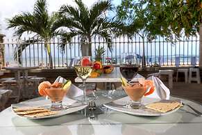 Santorini Hotel & Resort