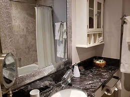 Parc Suites Hotel