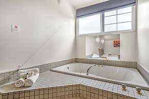 Capital Lodge Motor Inn