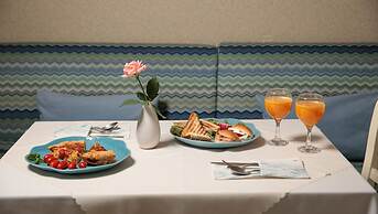 Iria Beach art hotel