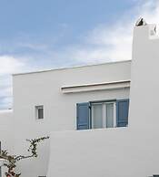 Iria Beach art hotel