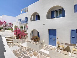 Iria Beach art hotel