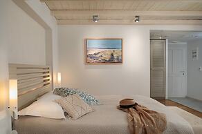 Iria Beach art hotel