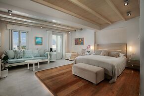 Iria Beach art hotel