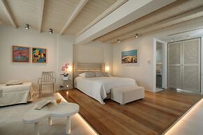 Iria Beach art hotel